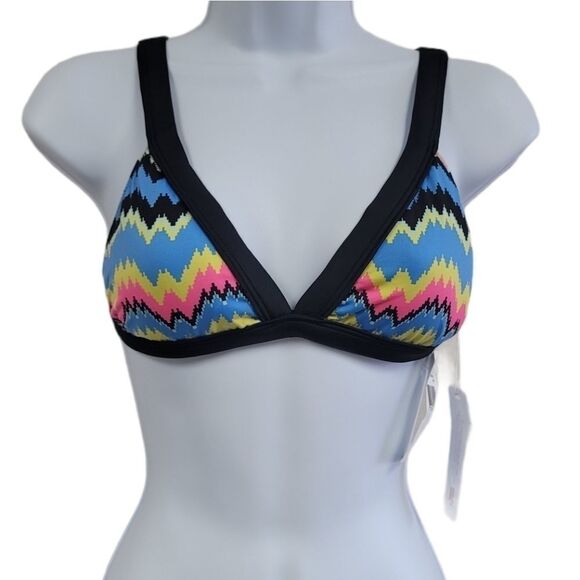 Pilyq Zig Zag Triangle bikini top - Picture 5 of 7